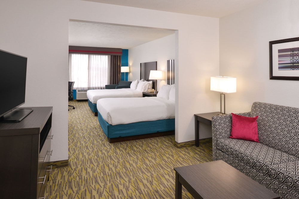 Suite, Multiple Beds