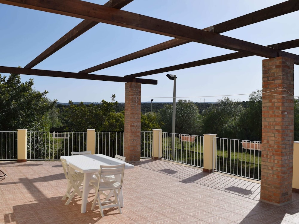 Villa photo 3