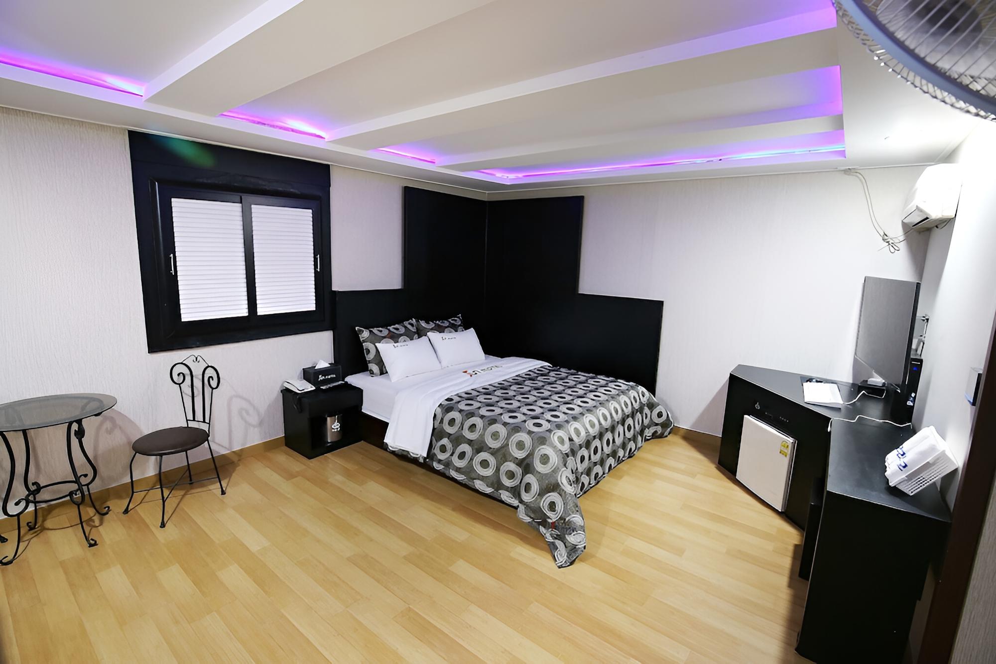 Room (Suite room BLACK) - Photo 2