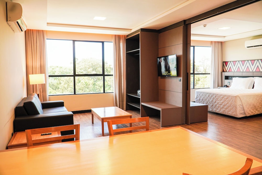 Senior Studio Suite