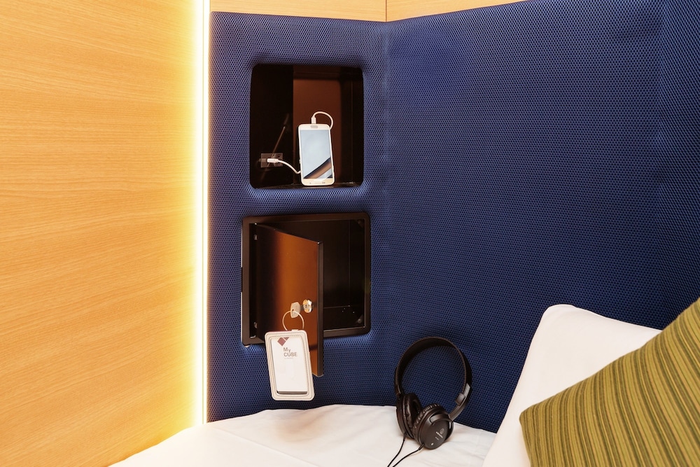 MyCUBE Ladies' Floor (Three Capsule Rooms)*No mixed (Cleaning is Optional with Additional Cost) photo 3