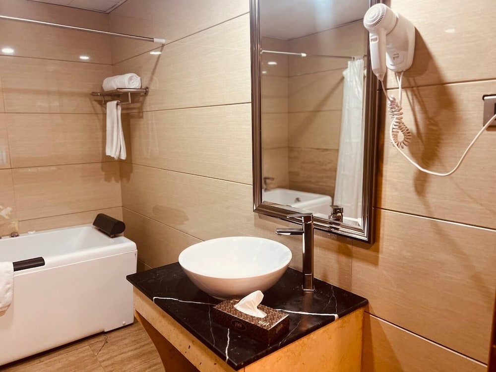 Deluxe Twin Room, 1 Bedroom - Photo 14