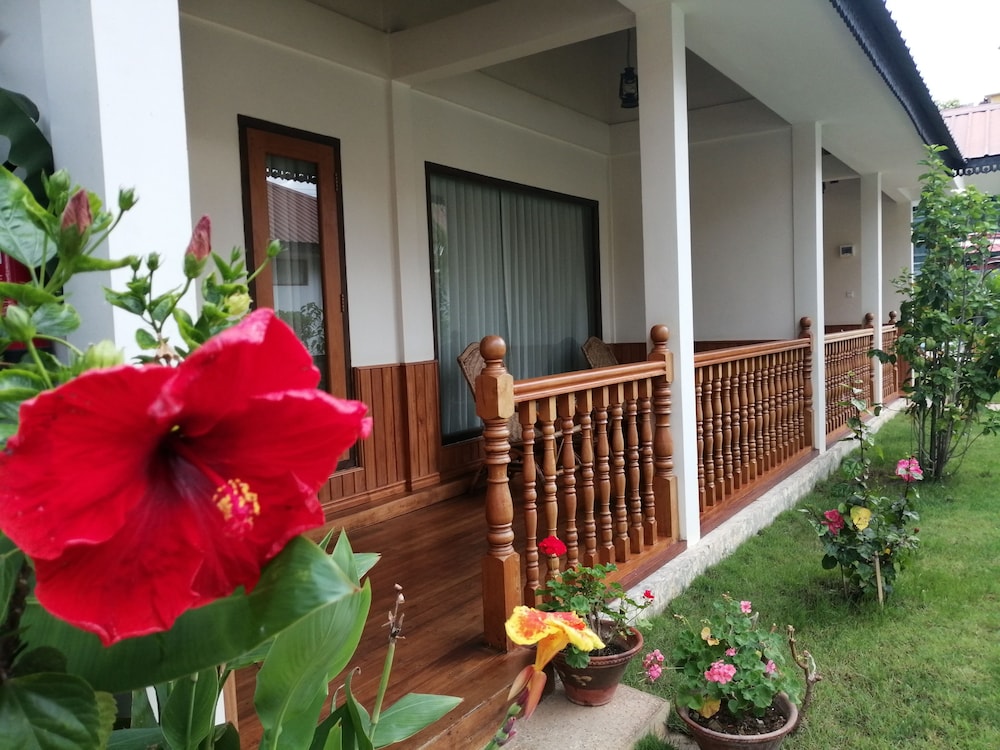 Deluxe Bungalow Double or Twin Room photo 2
