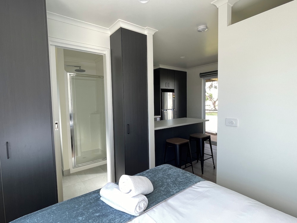 Elite Cabin, Balcony, Garden View photo 3