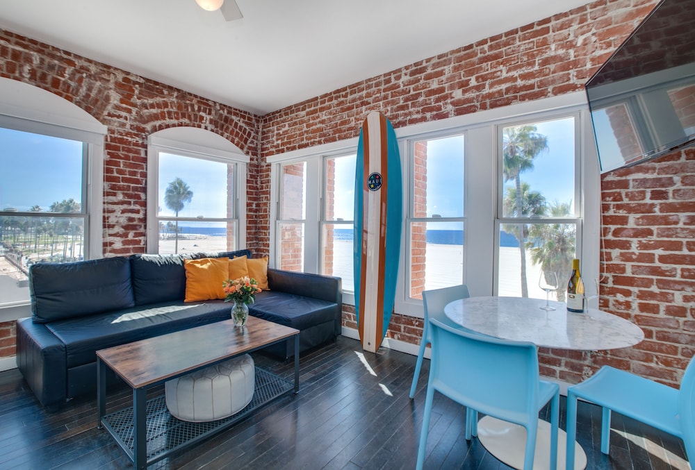 One Bedroom Suite With Beachfront Ocean View