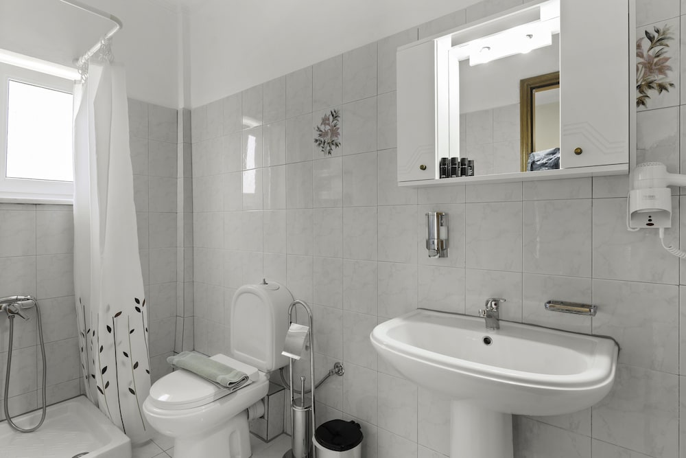 Standard Double or Twin Room - Photo 21