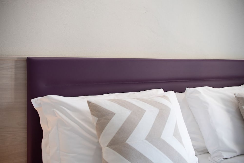 Standard Twin Room - Photo 4