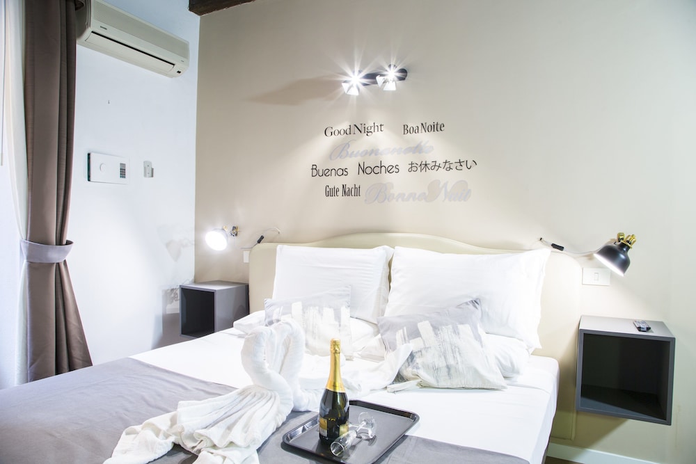Deluxe Room, Kitchenette photo 3