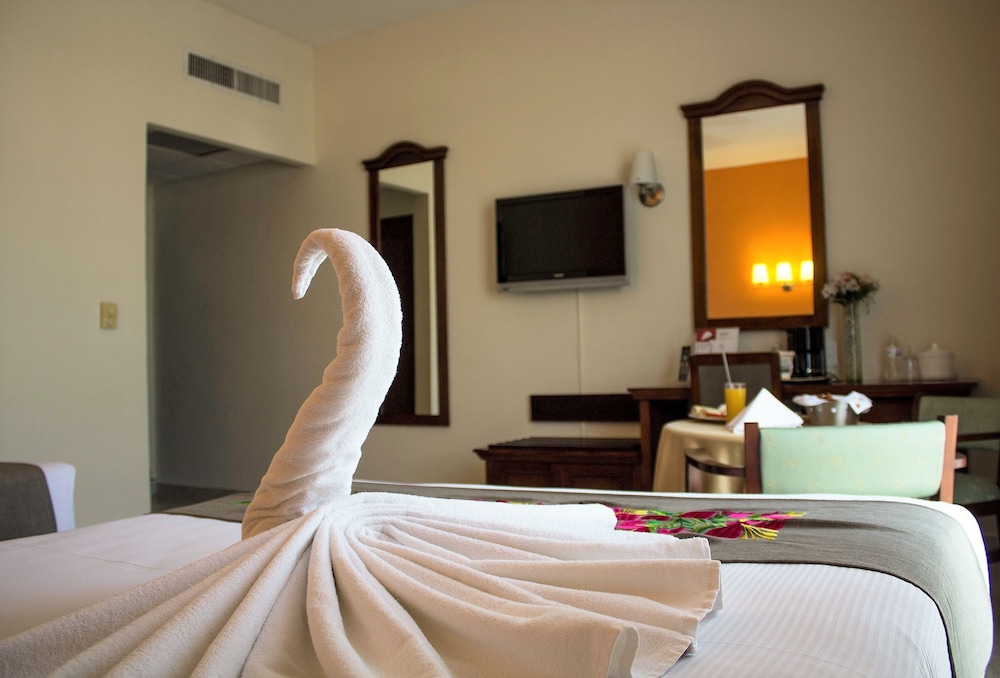 Junior Suite, 2 Double Beds - Photo 3