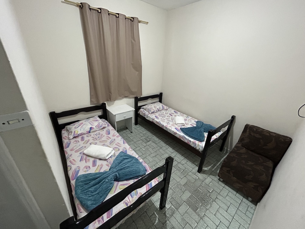 Economy Twin Room, 2 Twin Beds photo 1