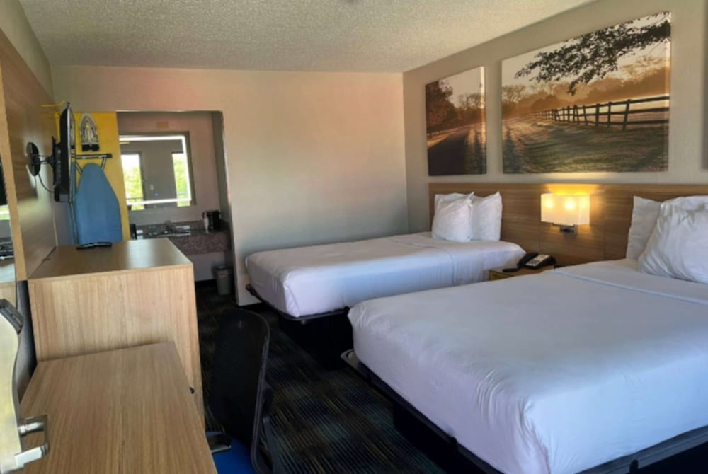 Double Room, 2 Double Beds - Photo 1
