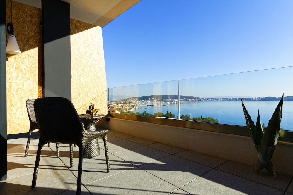 Deluxe Suite, Balcony, Sea View