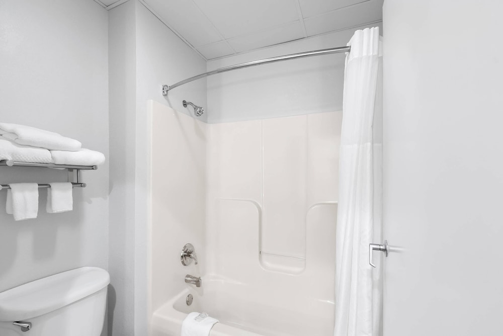 Suite, 1 King Bed, Non Smoking photo 2