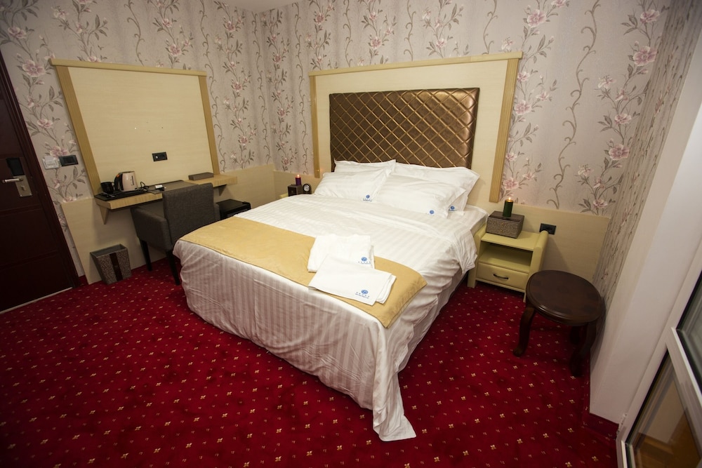 Comfort Room, Garden View