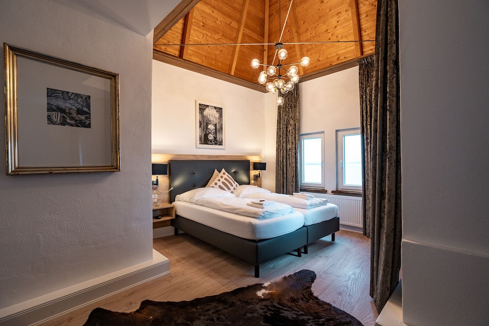 Deluxe Studio Suite