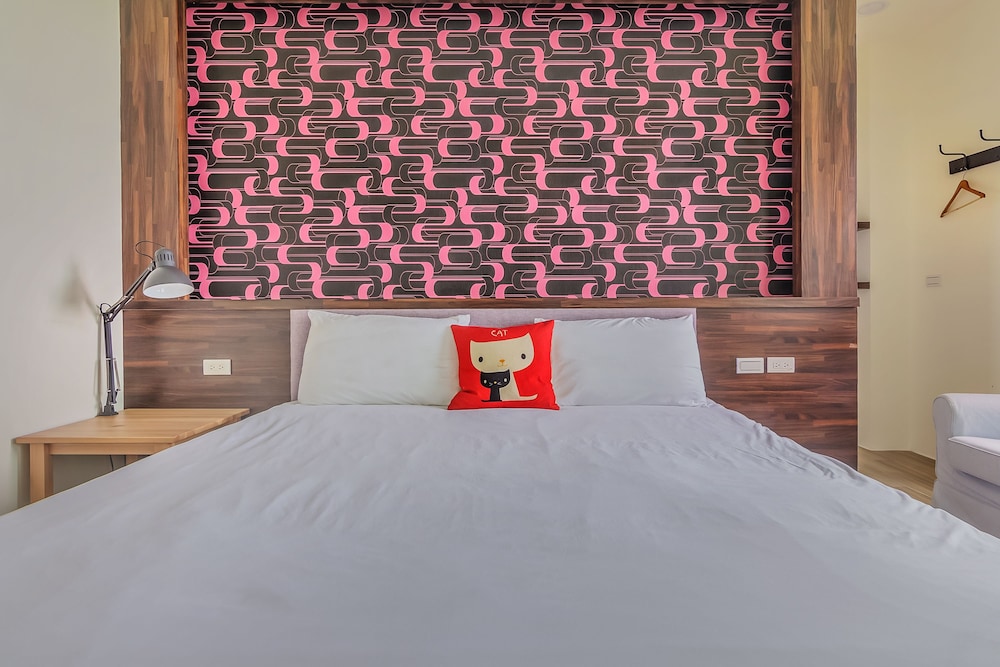 Deluxe Room, 1 Double Bed, Courtyard View