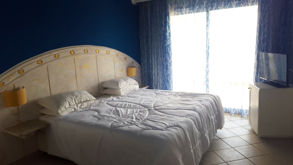 Deluxe Double or Twin Room photo 2