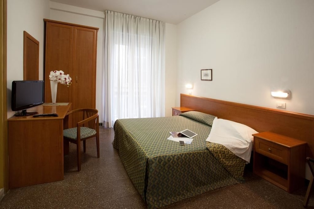 Triple Room, Balcony photo 1