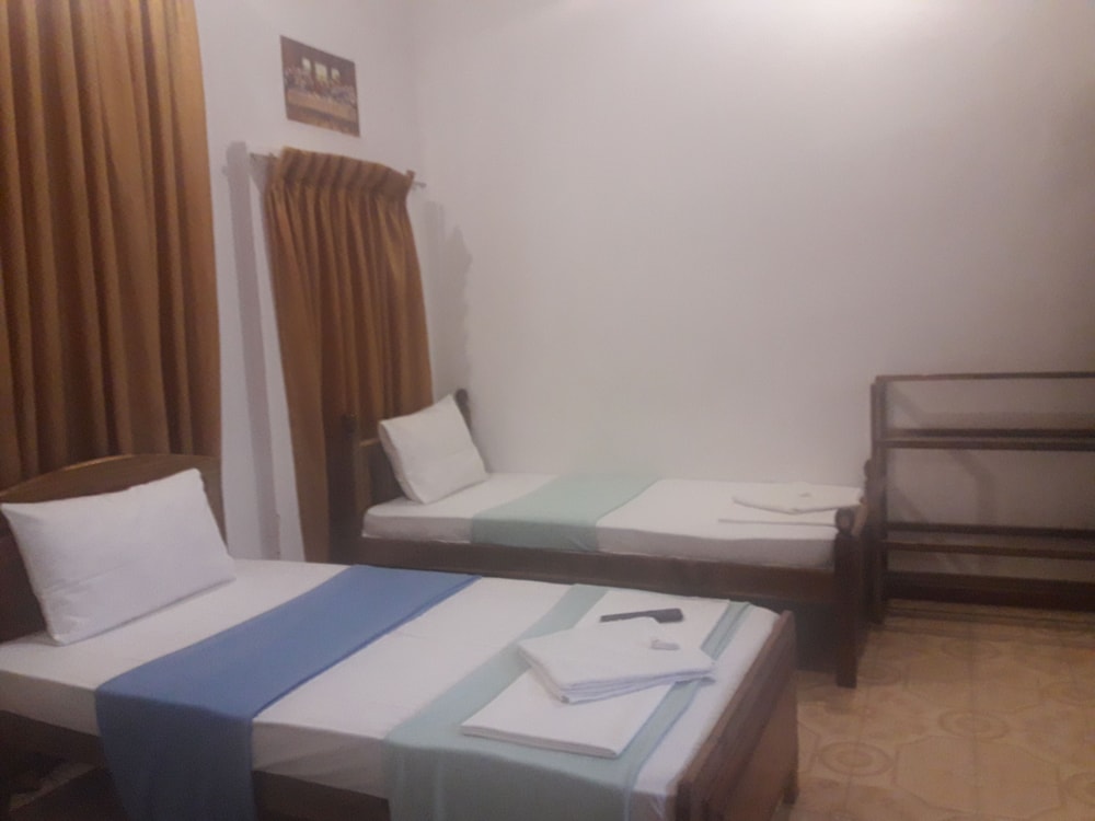 Standard Twin Room, 2 Twin Beds, Balcony, City View photo 3