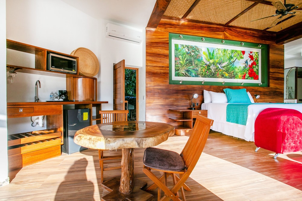 New Tower-hummingbird Love Nest Ocean View