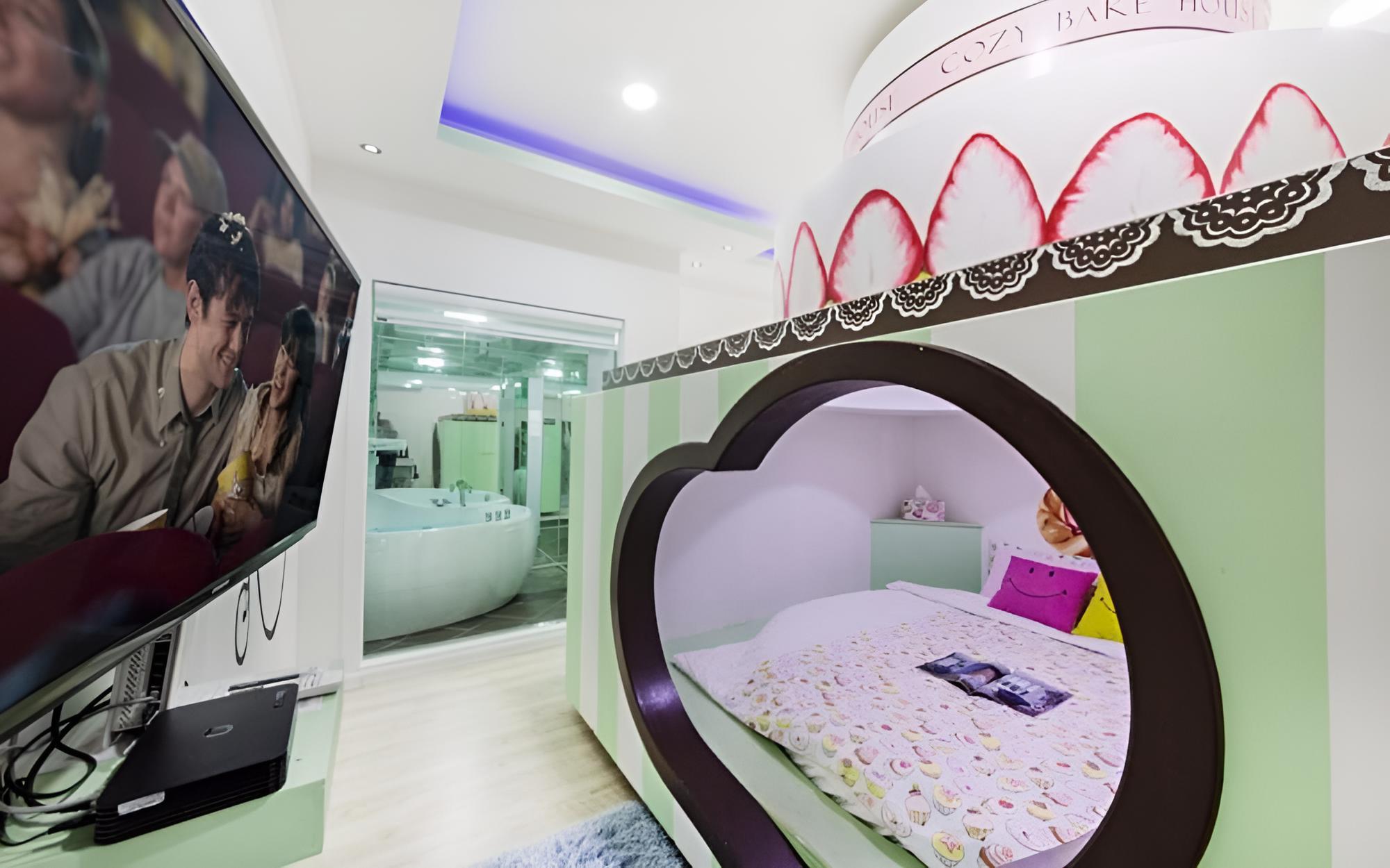 Room (Cake (theme type Unshared House spa)) photo 1