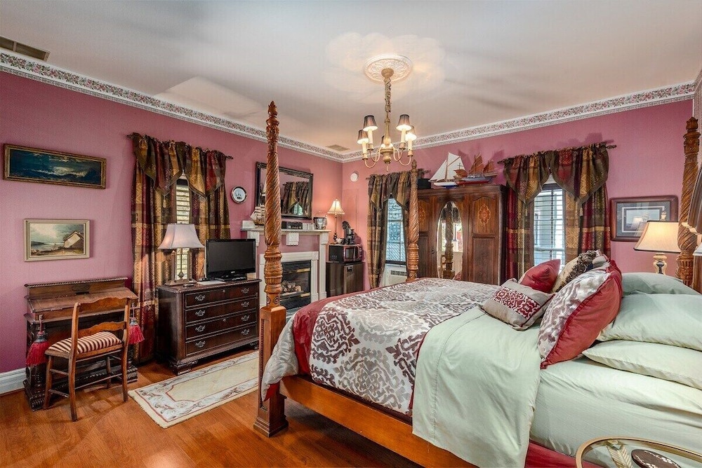 Luxury Room with Garden View, Captain Bridgeford photo 2