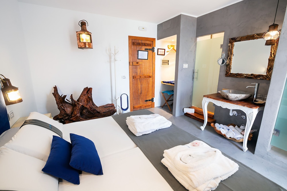 Double Room, Balcony, Ocean View photo 3