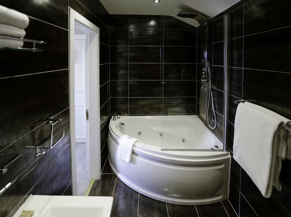 Luxury Double Room, Jetted Tub - Photo 12