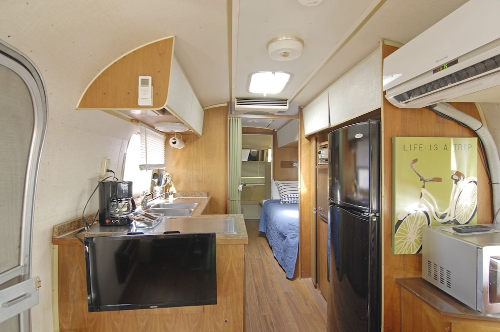 Vintage Airstream - Two Twins photo 2