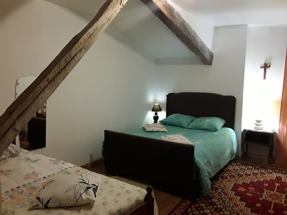 Triple Room, Shared Bathroom photo 2