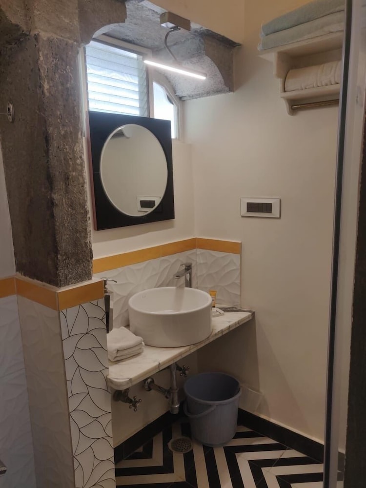 Standard Room, 1 Bedroom - Photo 2