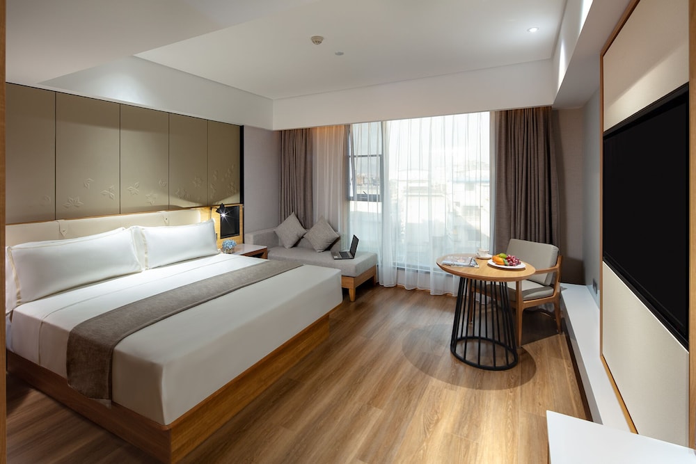 Yumeng Queen Bed Room