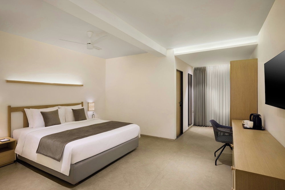 Room, 1 King Bed (View)