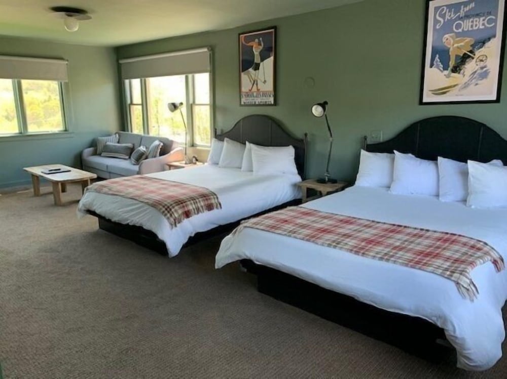 Basic Double Room, Multiple Beds photo 3