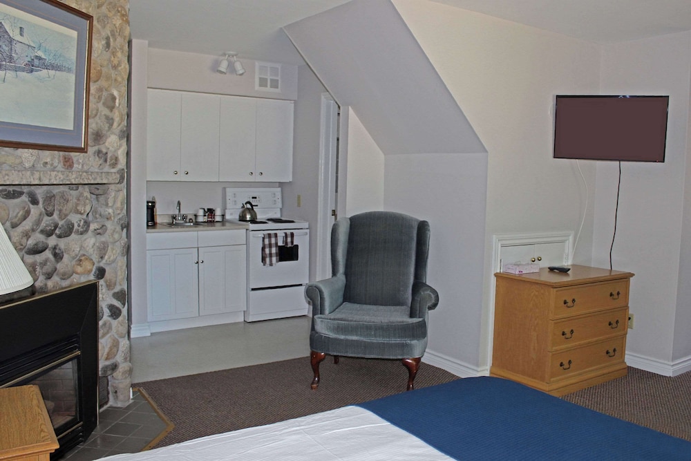Room, 1 Queen Bed, Non Smoking (Efficiency)