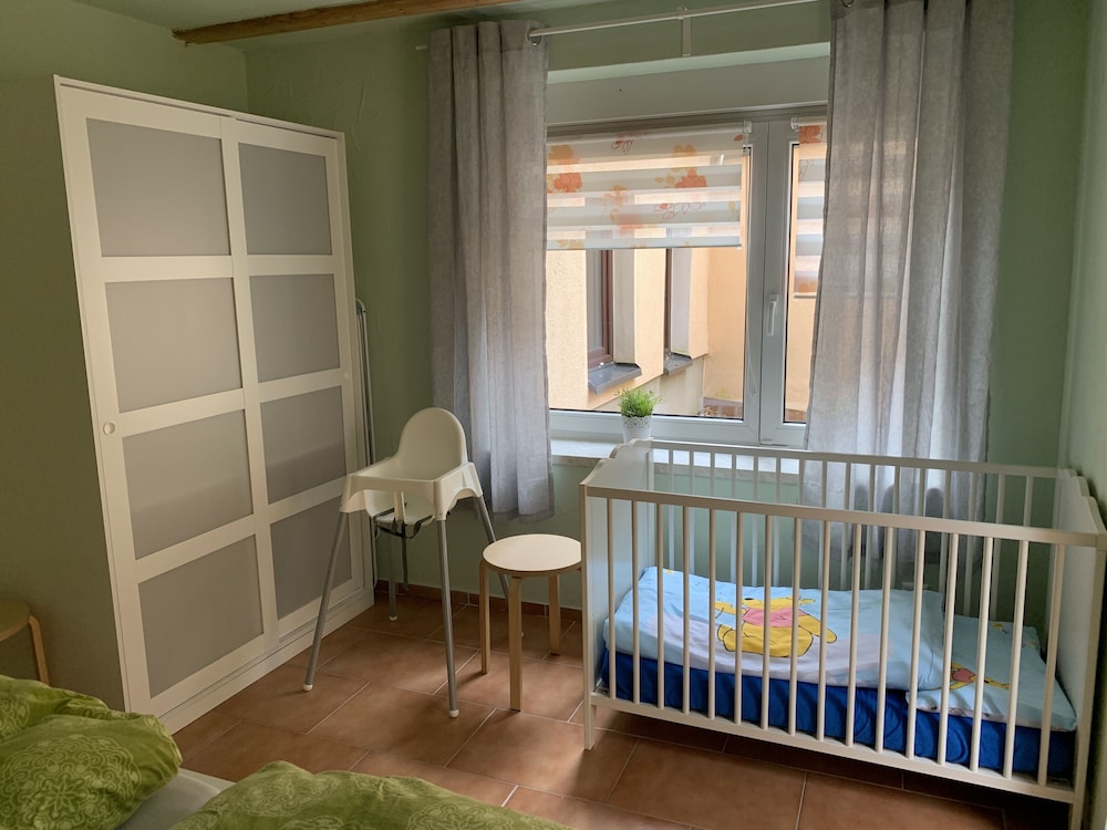 Basic Apartment, 2 Bedrooms, Non Smoking, Mountain View photo 1