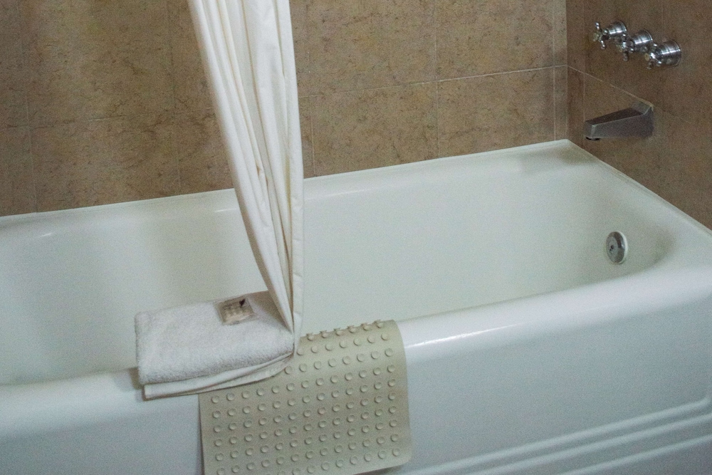 Suite, 1 King Bed, Non Smoking - Photo 7