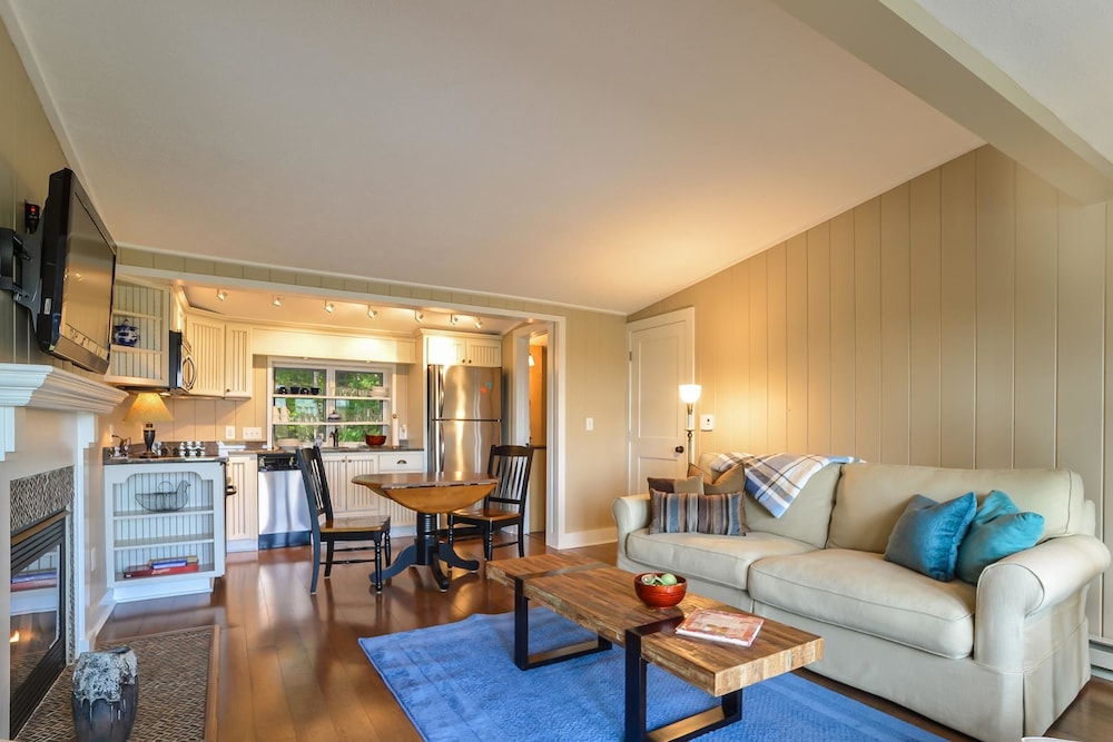 Cottage, 2 Bedrooms, Fireplace, River View photo 2