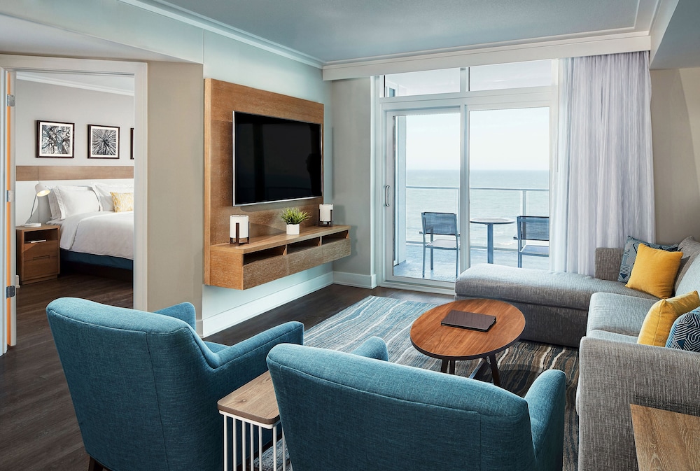 Suite, 2 Bedrooms, Ocean View - Photo 2