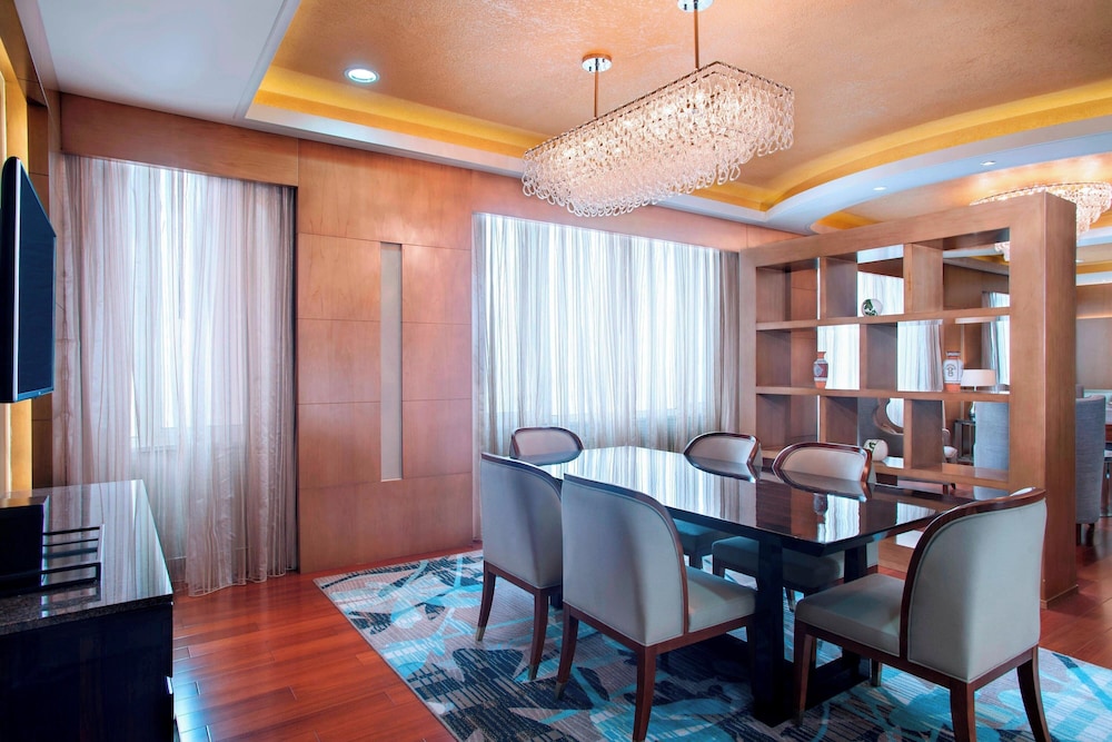 Presidential Suite, 1 King Bed, City View (Executive Level) photo 2
