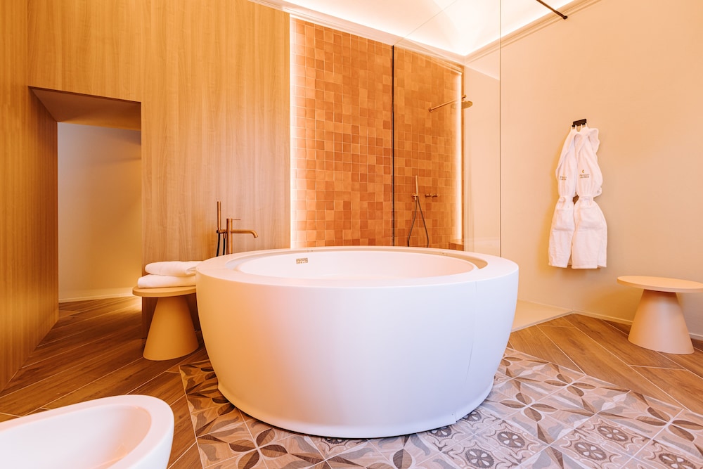 Superior Suite - Photo 1