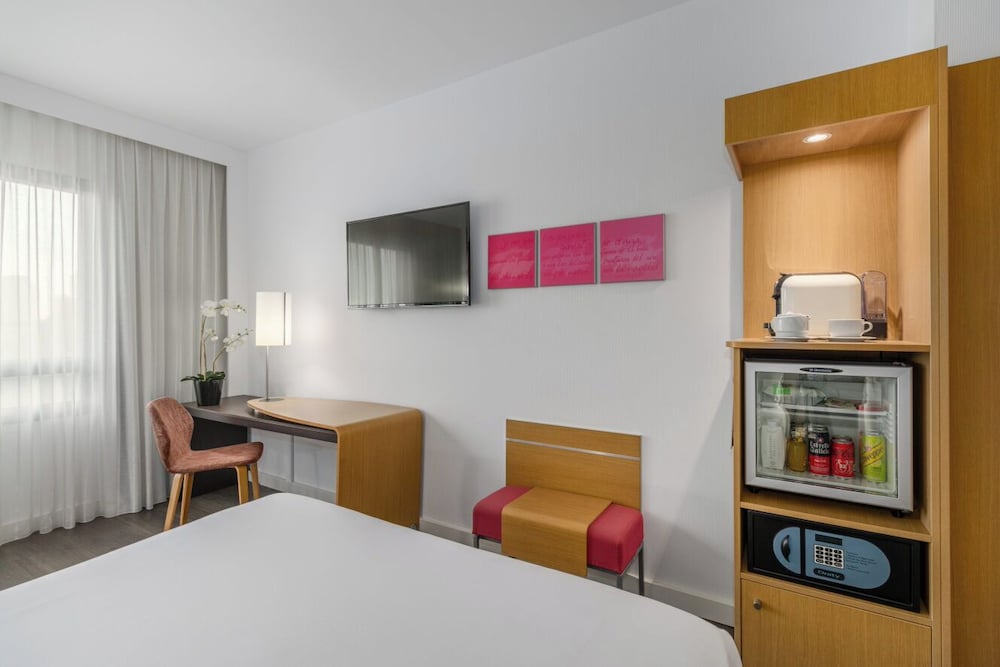 Single Room (Plus sofa bed)