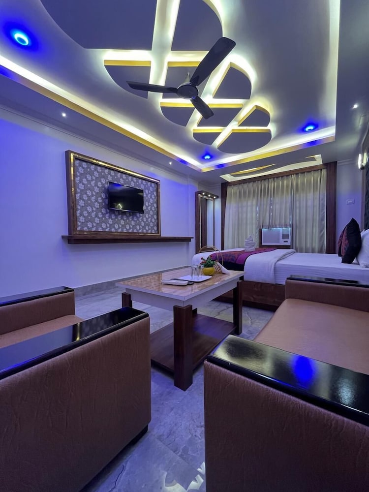 Deluxe Suite - Photo 10