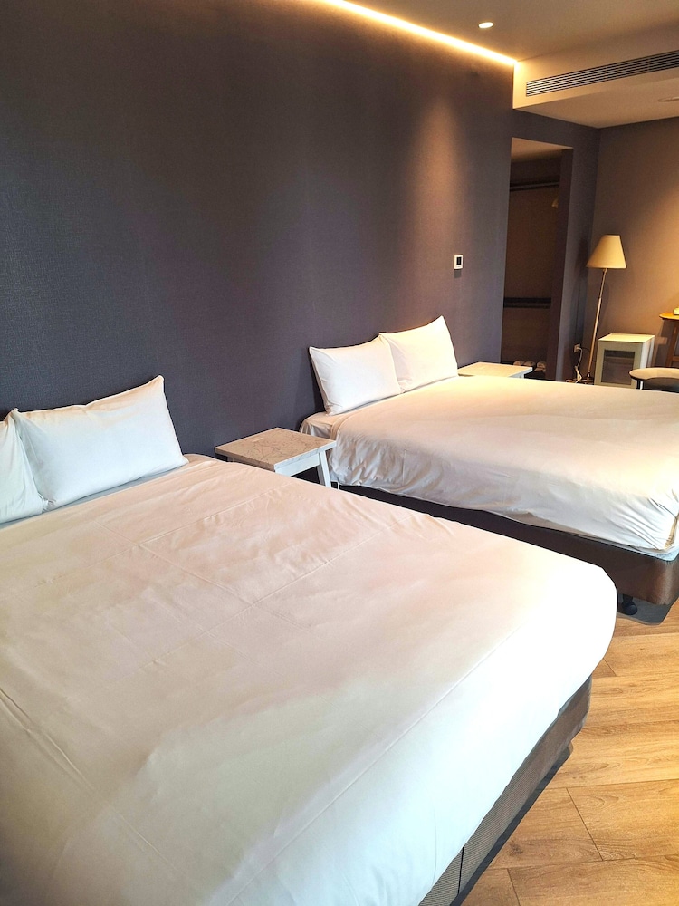 Premium Suite, City View