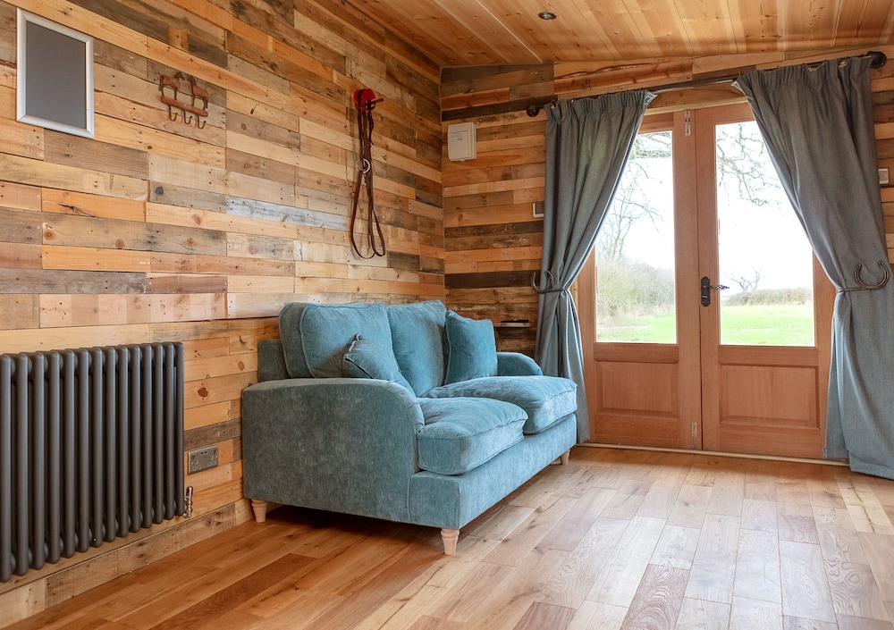 The Little Stable Deluxe Cabin photo 1