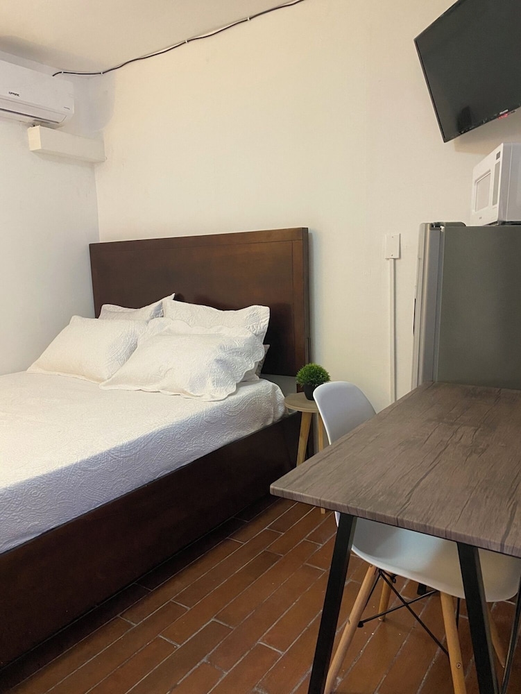 Basic Room, Shared Bathroom