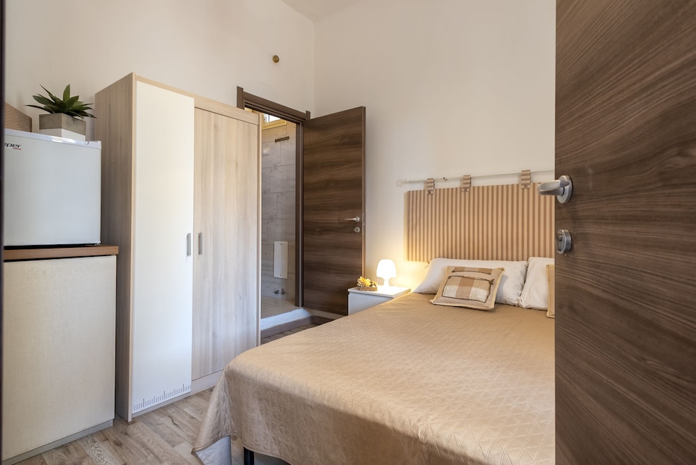 Classic Double Room, Garden View