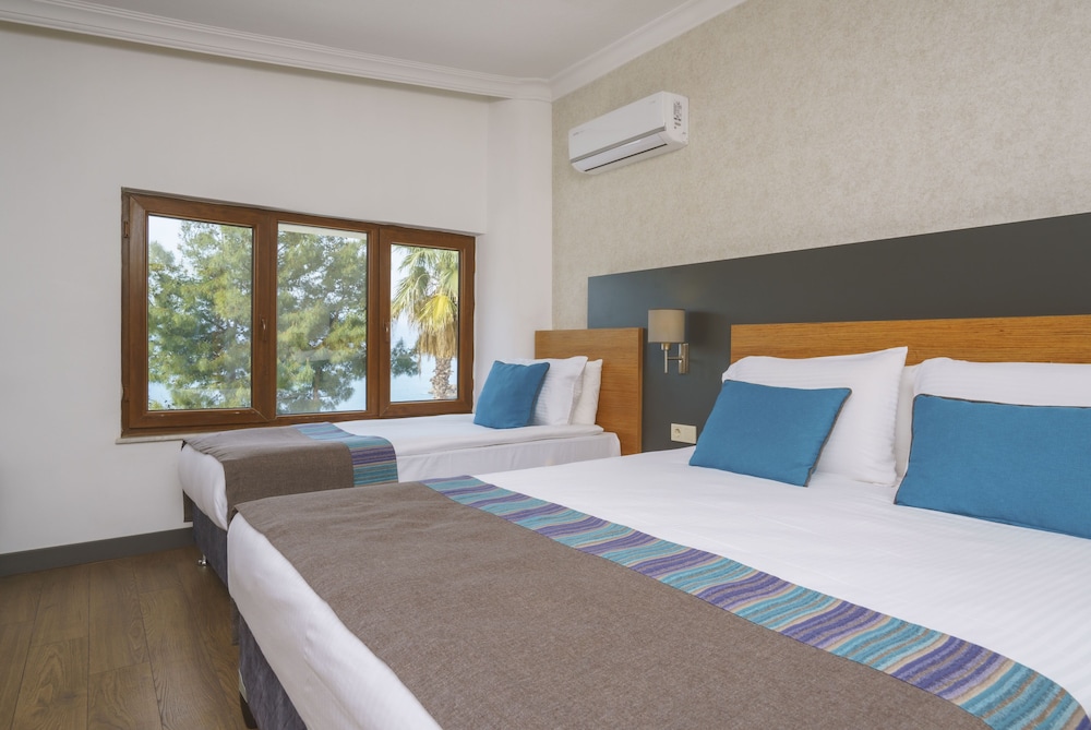 Family Suite, 2 Bedrooms, Sea View
