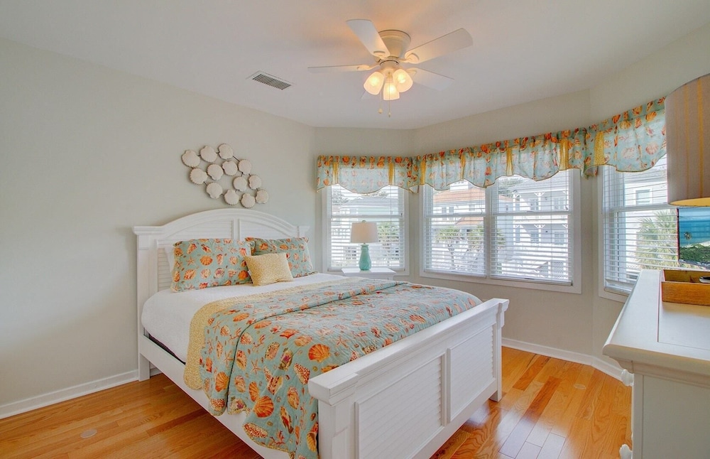 House (4 Bedrooms) photo 2