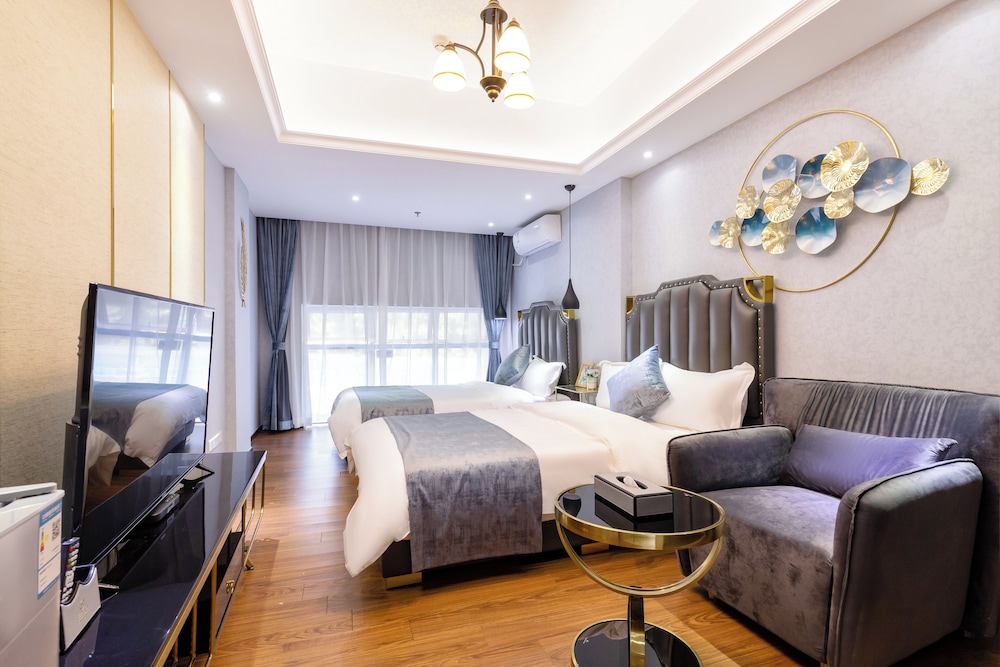 Classic Twin Room, City View